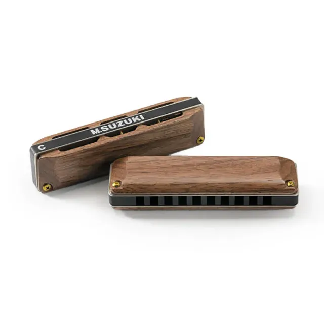 Suzuki Manji M-20W mondharmonica C houten kap