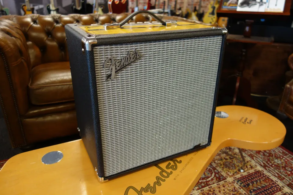 Fender Rumble 40 basversterker 40 watt combo