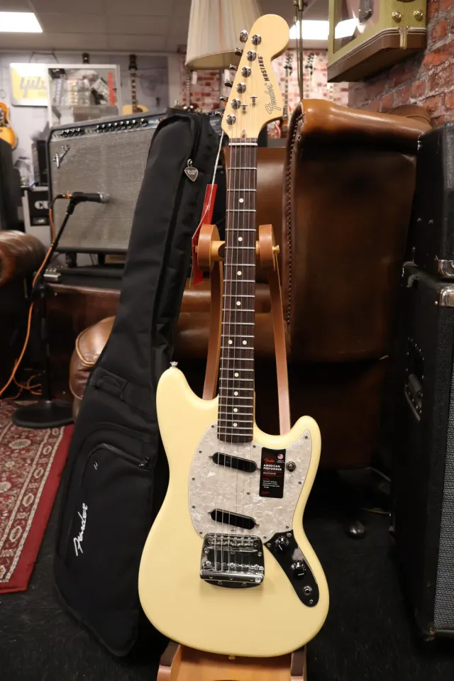 Fender American Performer Mustang elektrische gitaar vintage white