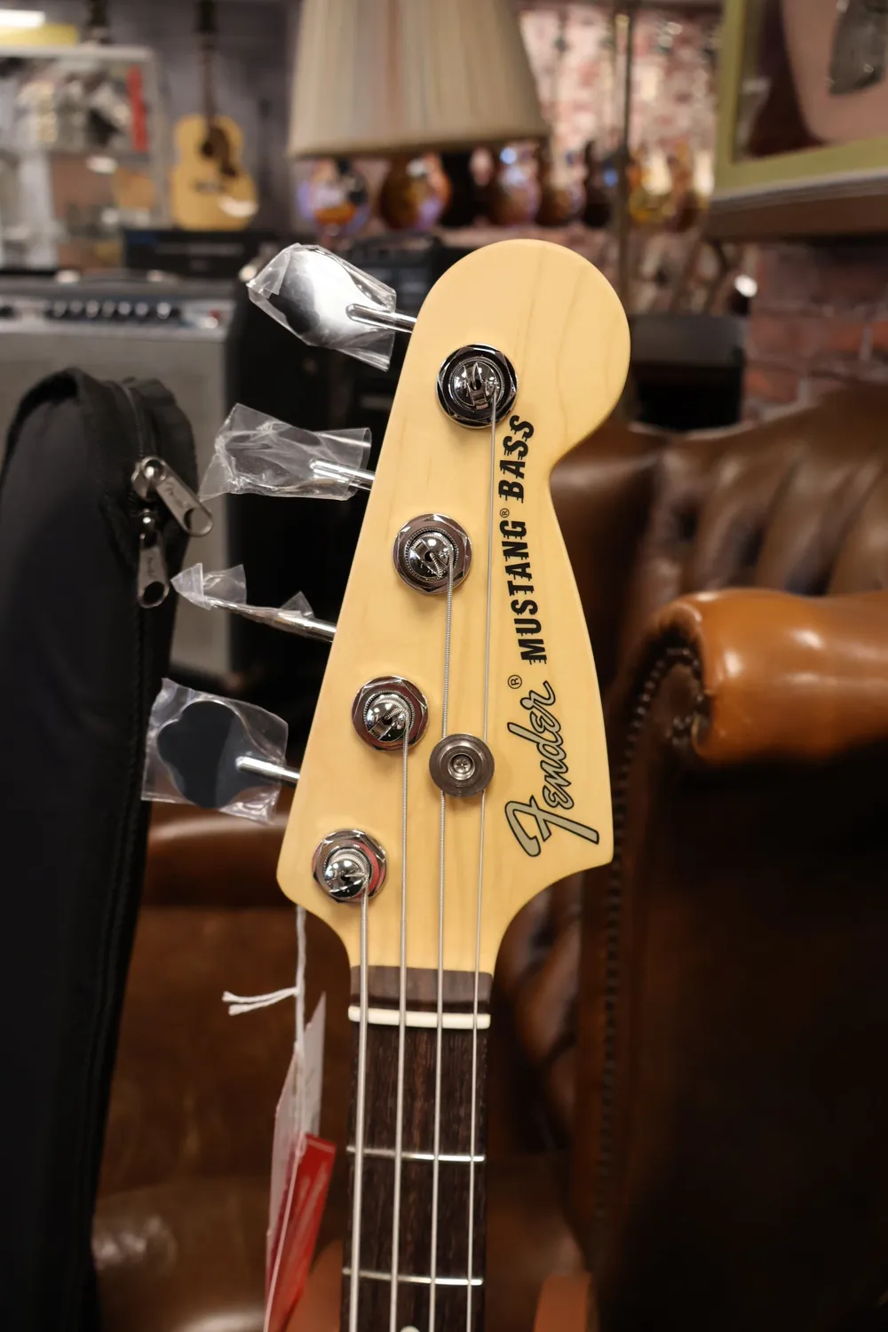 Fender American Performer Mustang basgitaar Surf Green